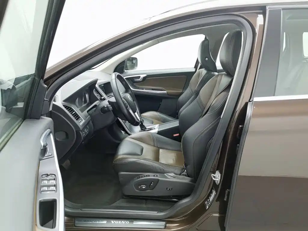 Volvo XC60 2016 — фото 10