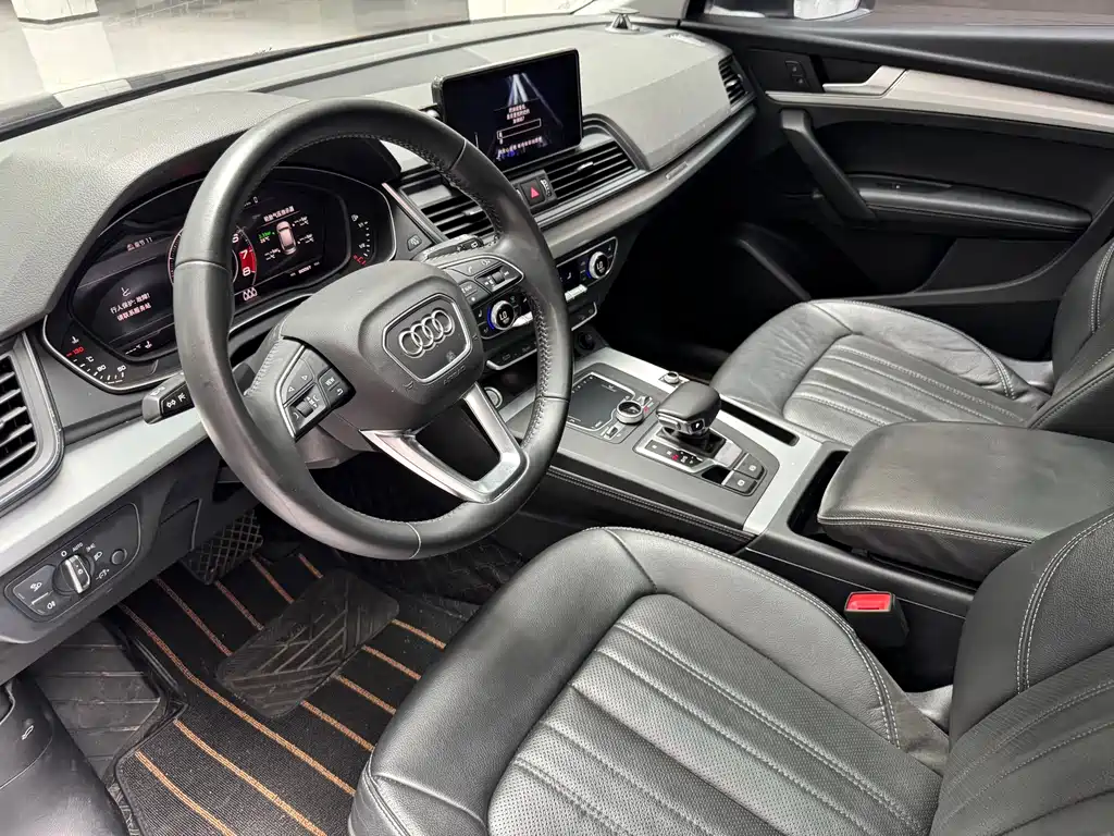 Audi Q5L 2021 — фото 11