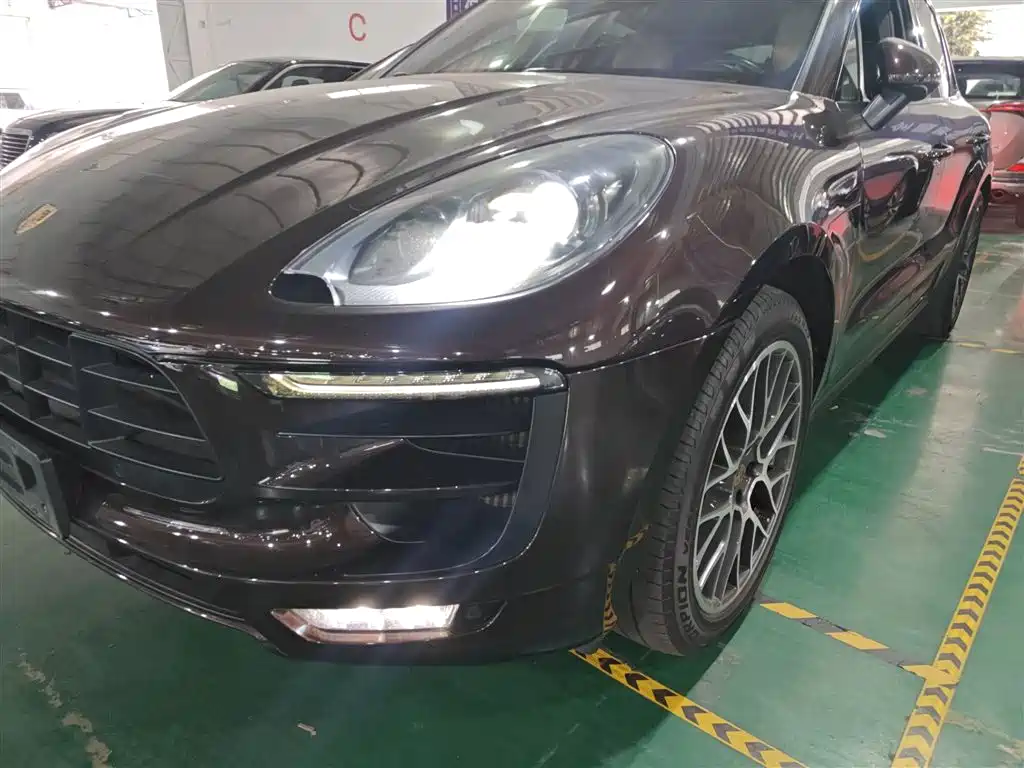 Porsche Macan 2016 — фото 18