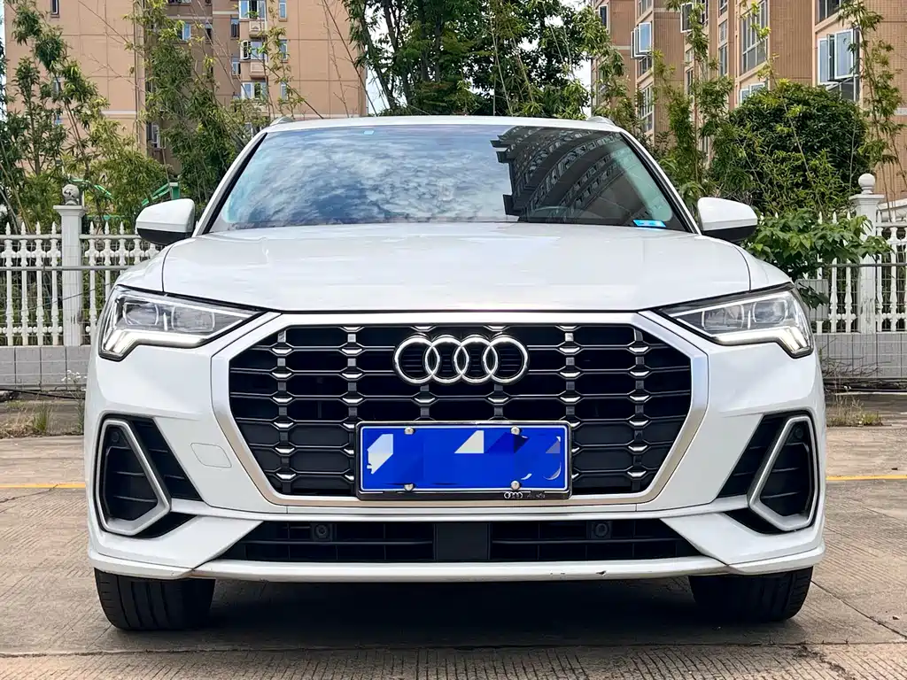 Audi Q3 2022 — фото 2