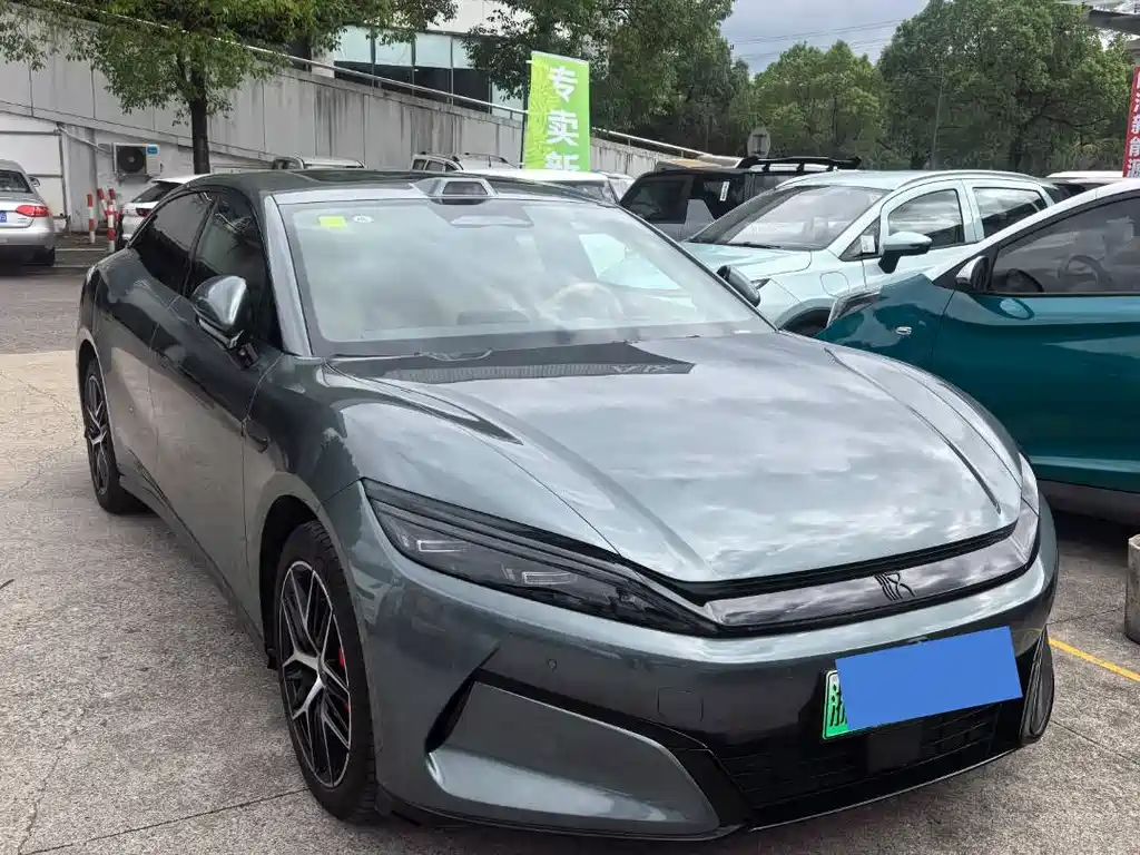 BYD Han L 2025