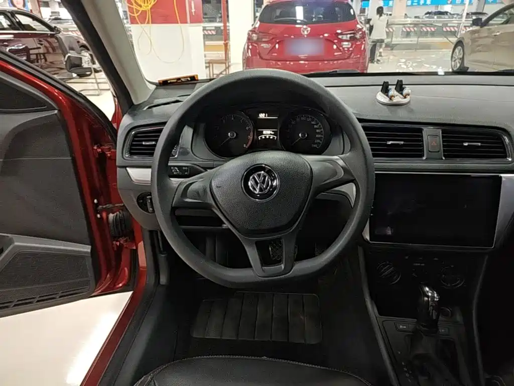 Volkswagen Lavida 2017 — фото 11