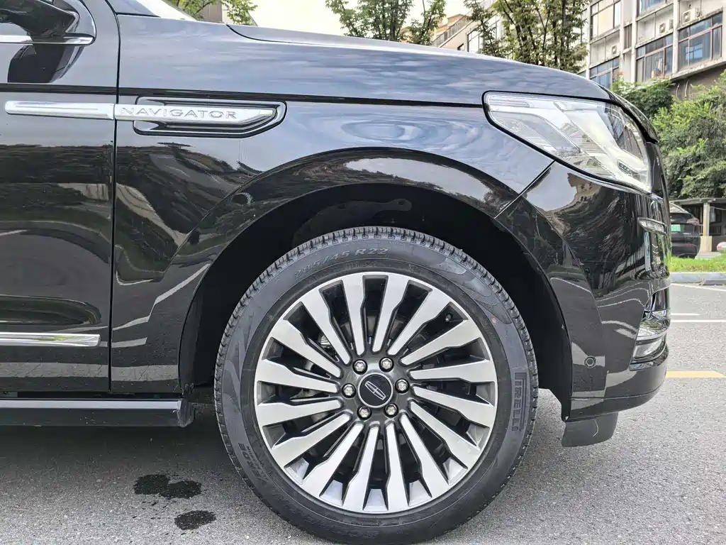 Lincoln Navigator 2023 — фото 9