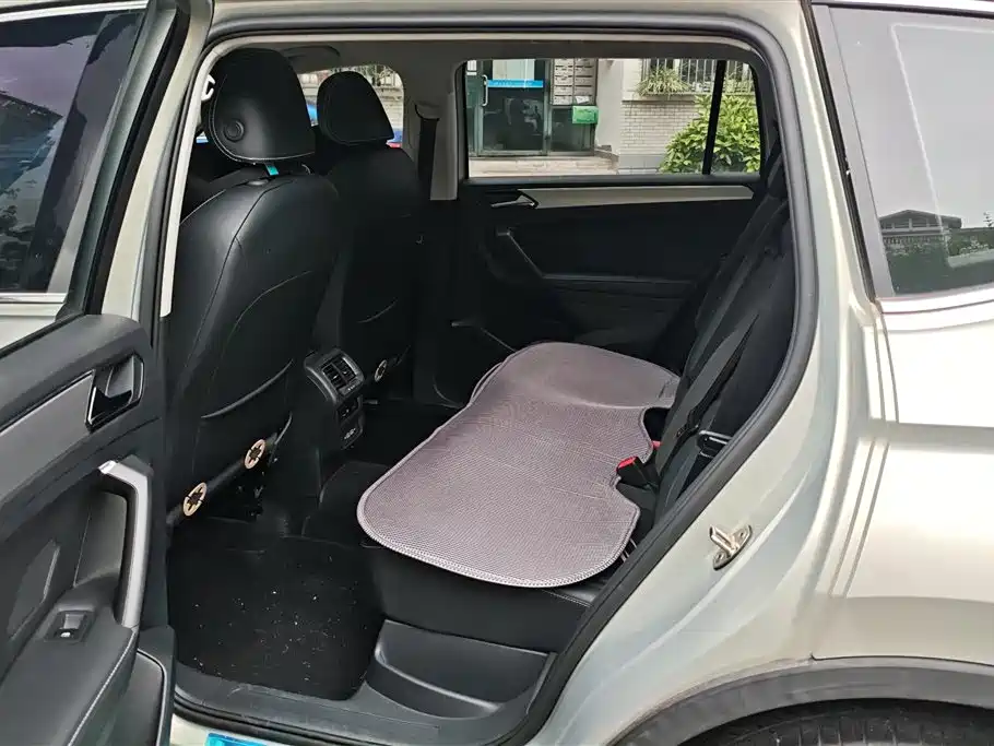 Volkswagen Tiguan L 2020 — фото 11