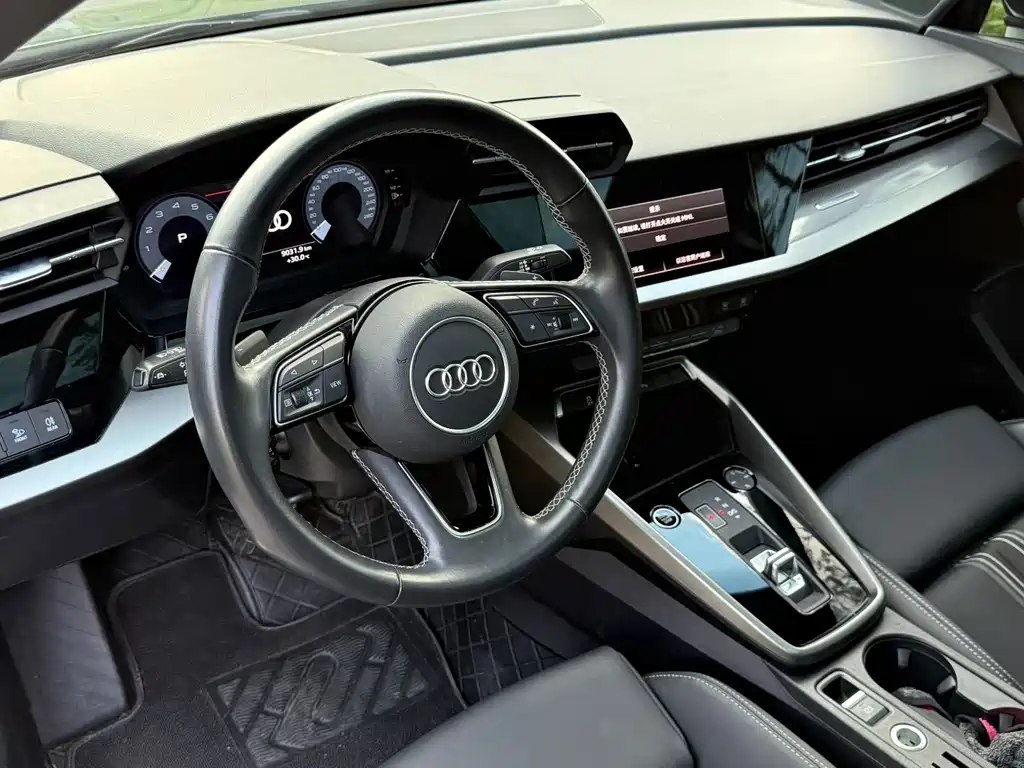 Audi A3 2023 — фото 8