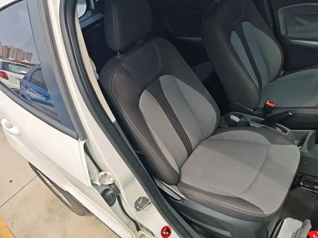 Ford EcoSport 2015 — фото 25