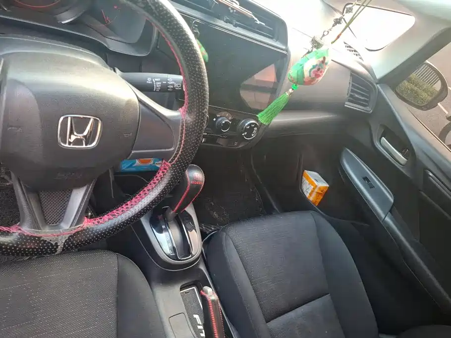 Honda Fit 2018 — фото 16