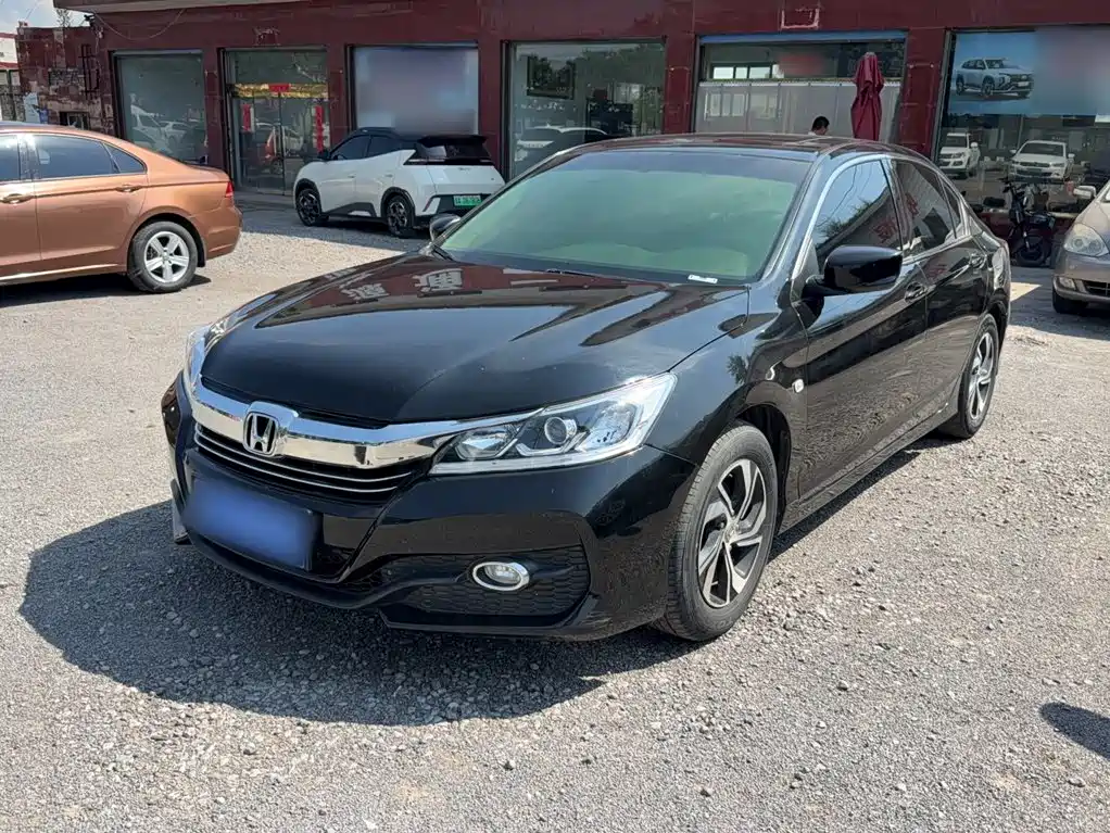 Honda Accord 2018 — фото 2