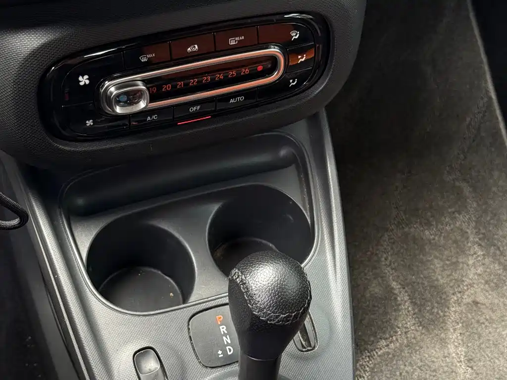 smart Fortwo 2017 — фото 14