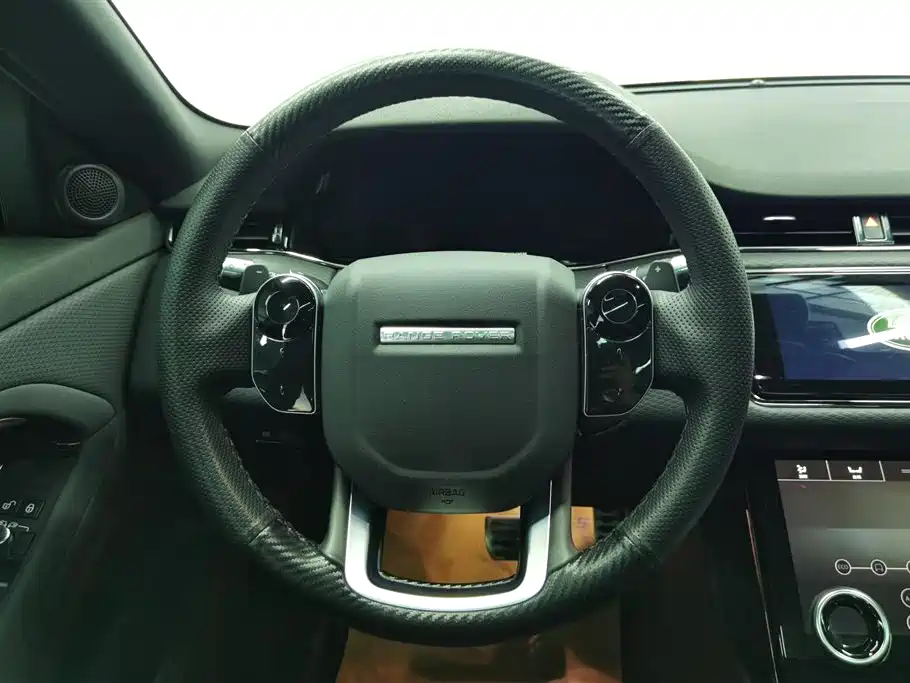 Land Rover Evoque 2021 — фото 15