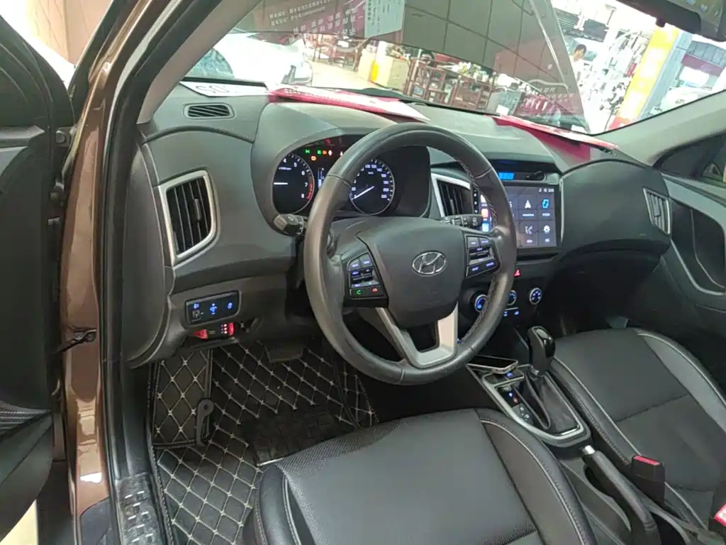 Hyundai ix25 2016 — фото 10