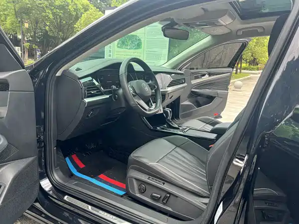 Volkswagen Passat 2024