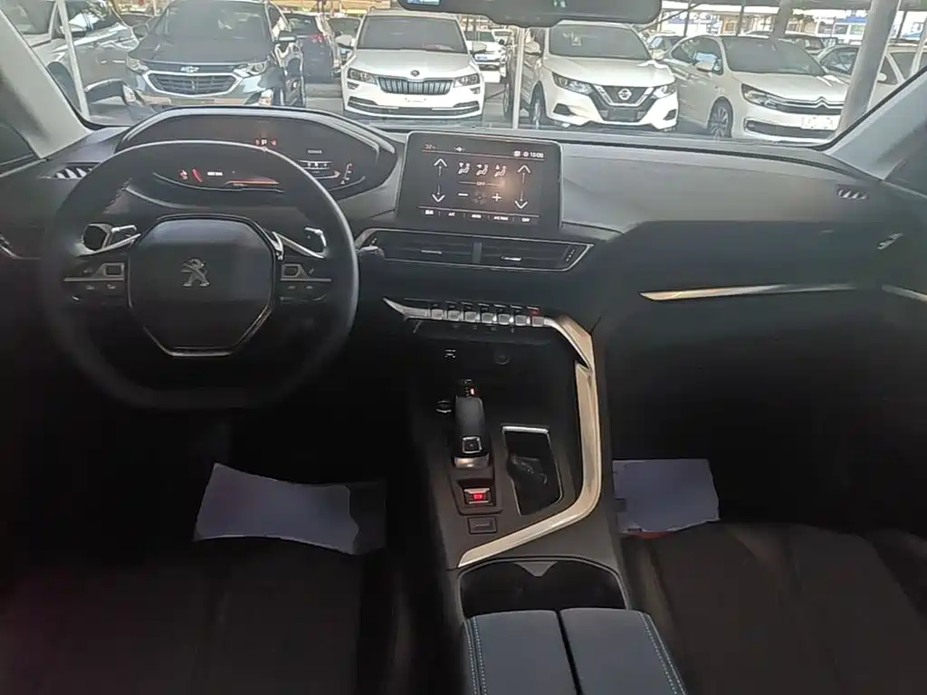 Peugeot 5008 2018 — фото 10