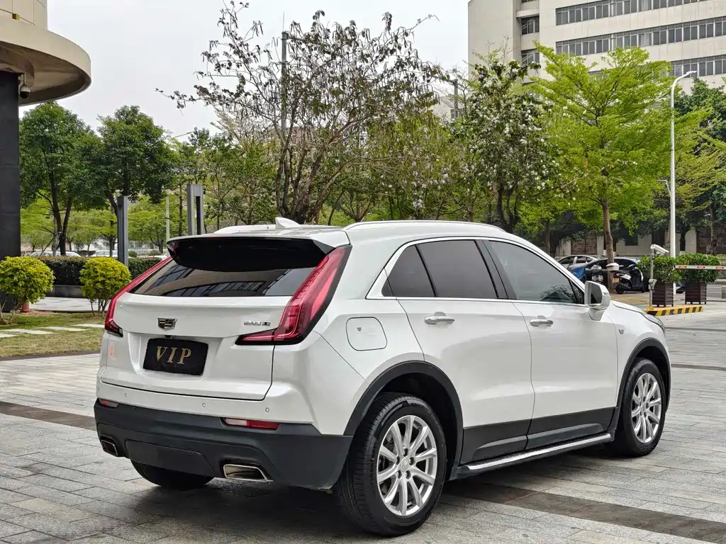 Cadillac XT4 2019 — фото 14