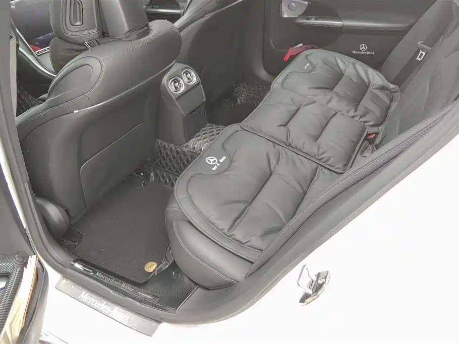 Mercedes-Benz C-Class 2022 — фото 11