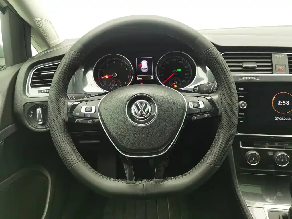Volkswagen Golf 2019 — фото 11