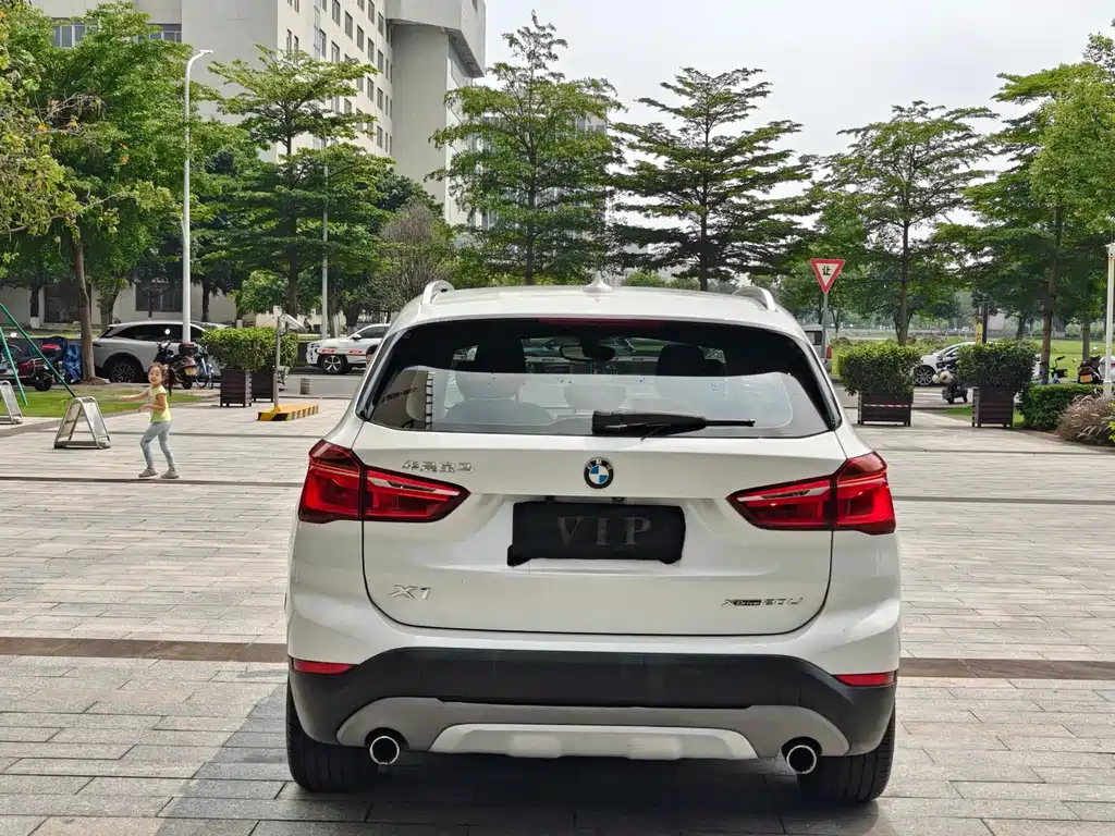 BMW X1 2018 — фото 14