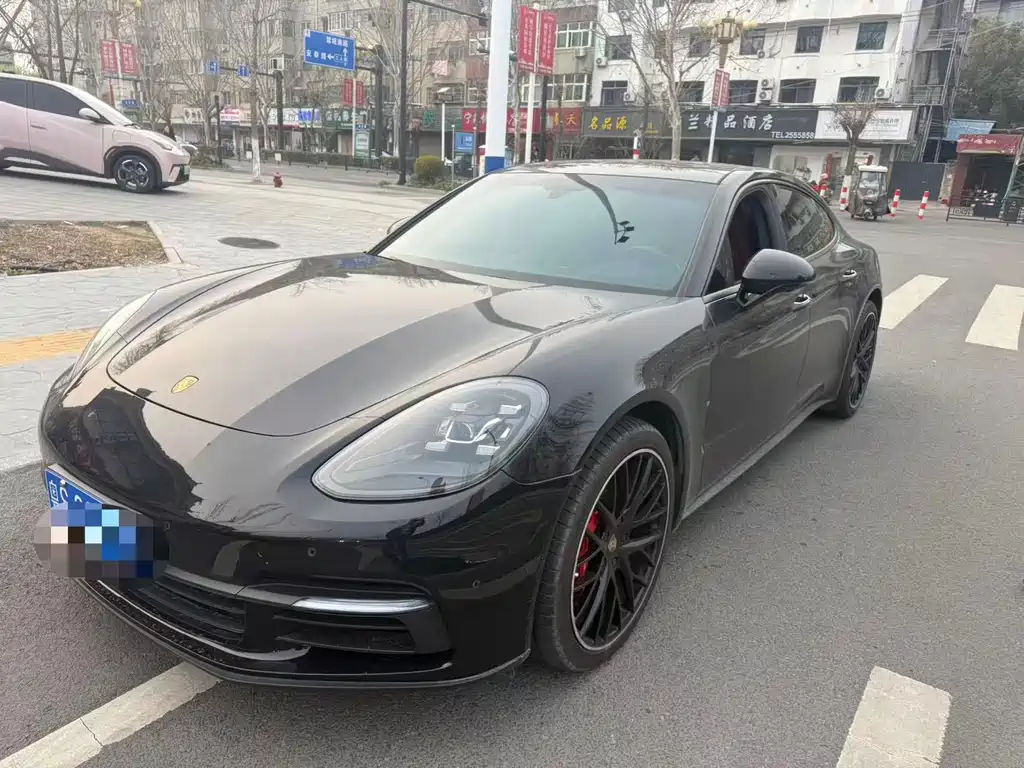 Porsche Panamera 2019 — фото 1