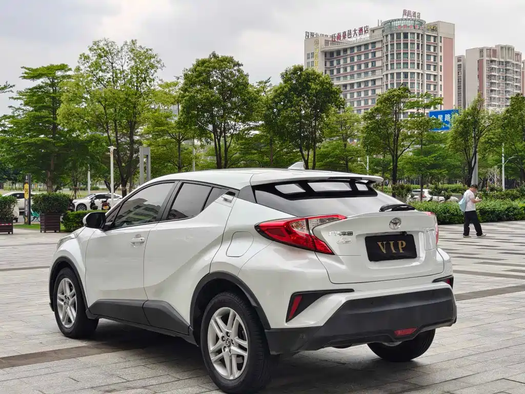 Toyota C-HR 2022 — фото 15