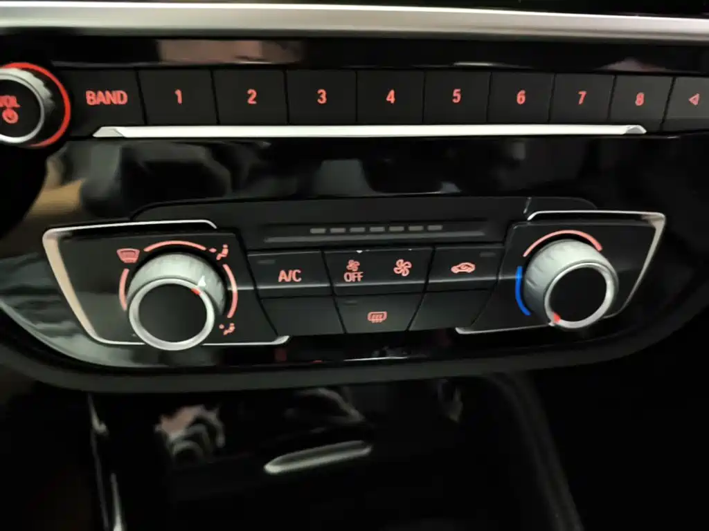 BMW 1 Series 2021 — фото 13