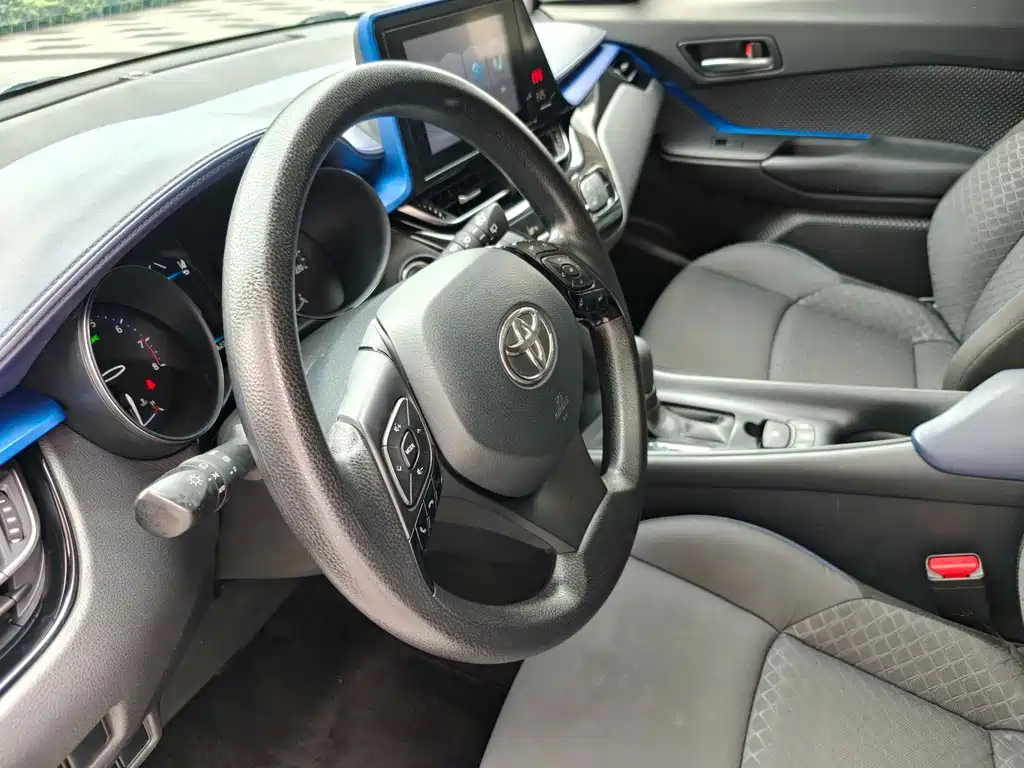 Toyota C-HR 2022 — фото 9