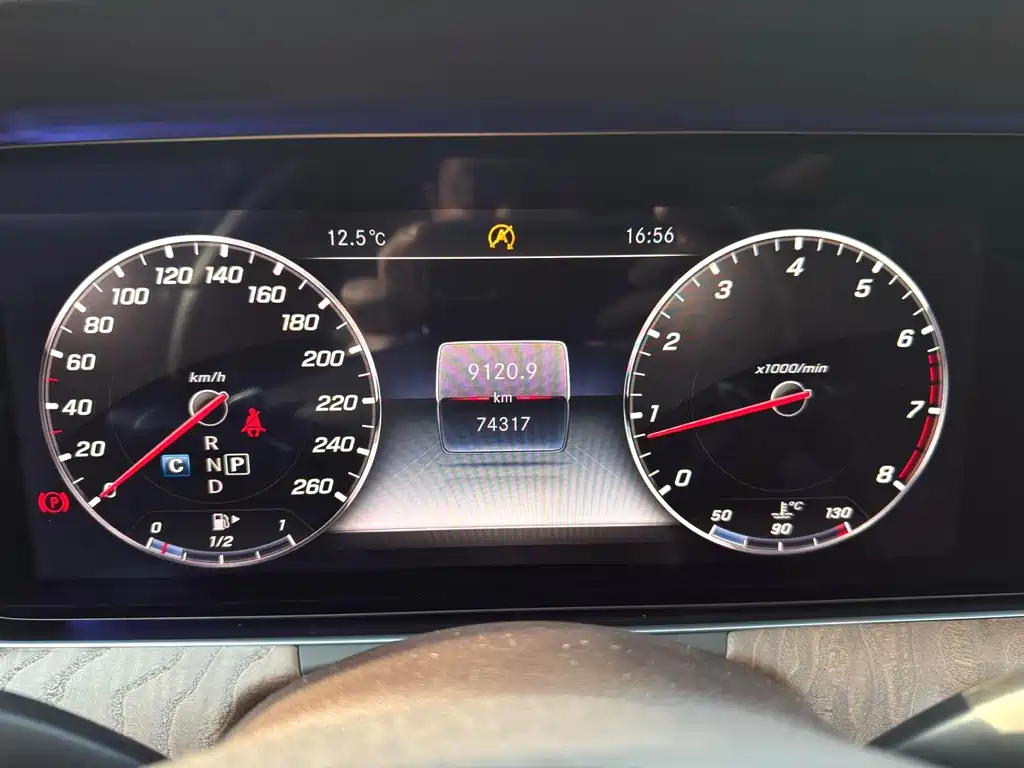 Mercedes-Benz E-Class 2018 — фото 11