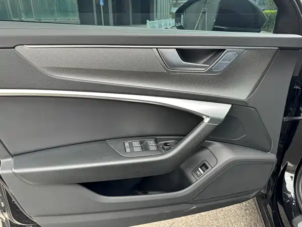 Audi A6L 2022