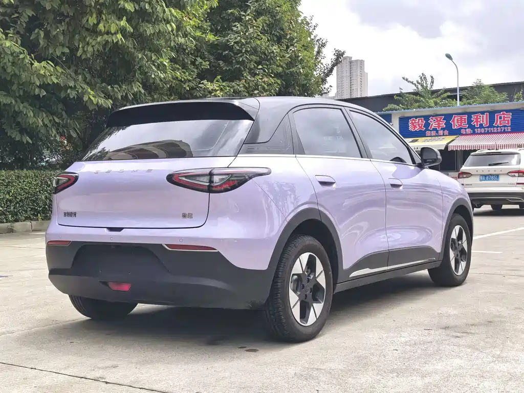 Geely Galaxy Starwish 2025 — фото 3