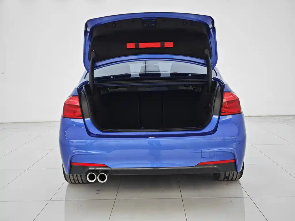 BMW 3 Series 2018 — фото 17