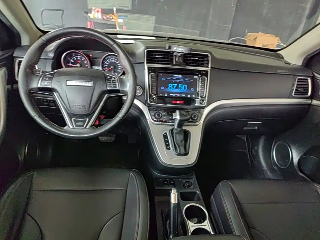 Haval M6 2019 — фото 10