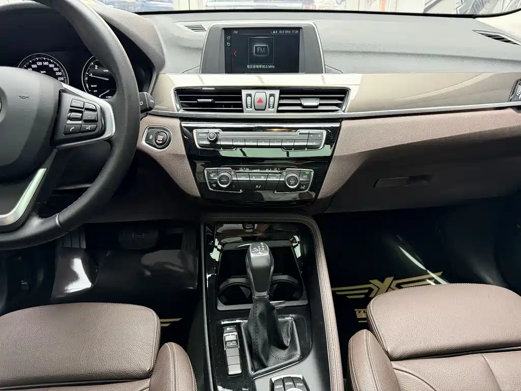 BMW X1 2018 — фото 12