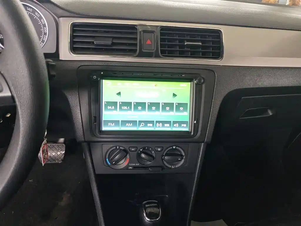 Skoda Rapid Spaceback 2017 — фото 13