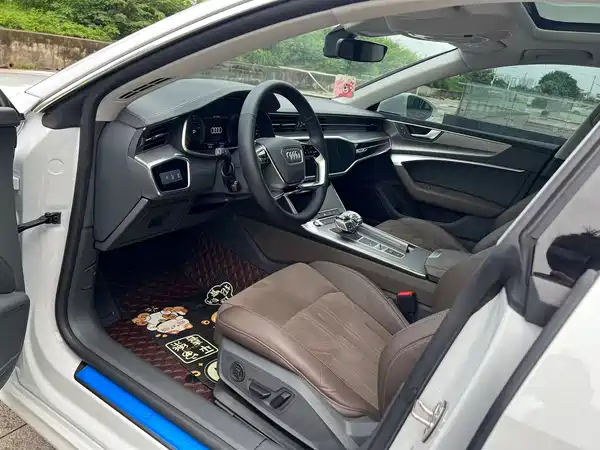 Audi A7L 2023