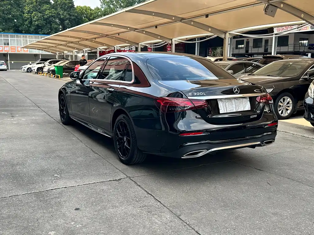 Mercedes-Benz E-Class 2023 — фото 4