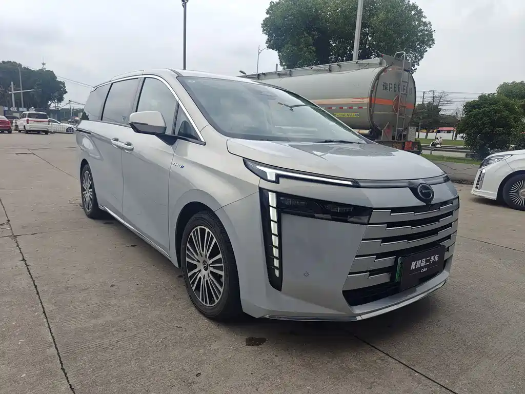 GAC Motor E8 PHEV 2024 — фото 3