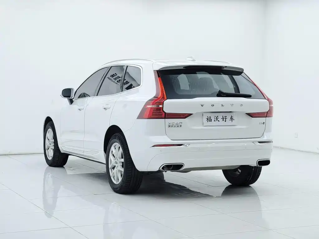 Volvo XC60 2021 — фото 30