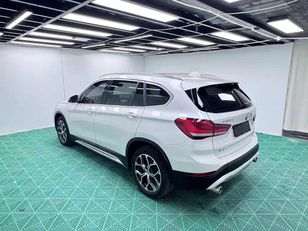BMW X1 2022 — фото 4
