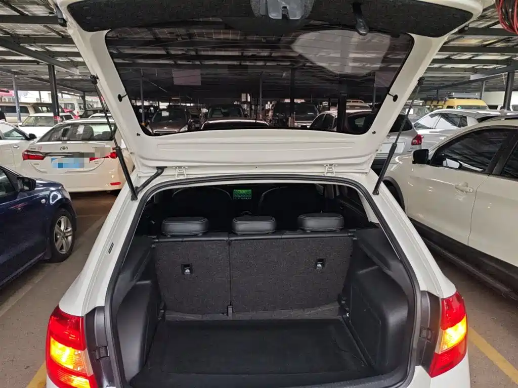 Skoda Rapid Spaceback 2017 — фото 19