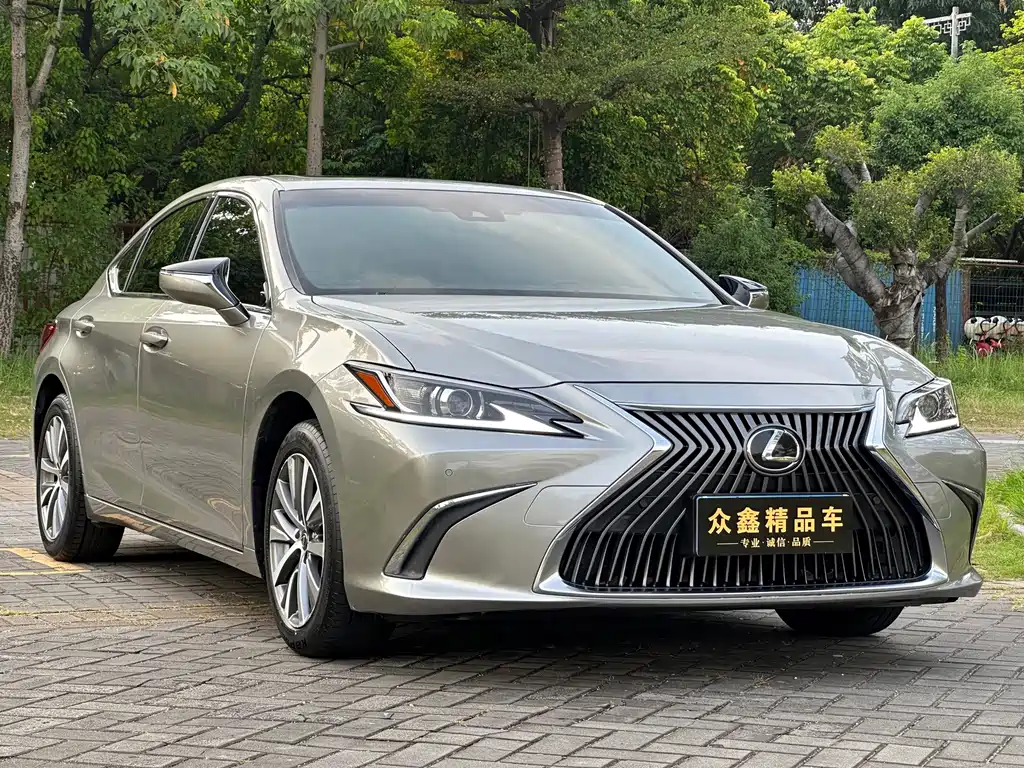 Lexus ES 2020 — фото 3