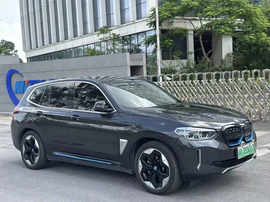 BMW iX3 2021 — фото 3