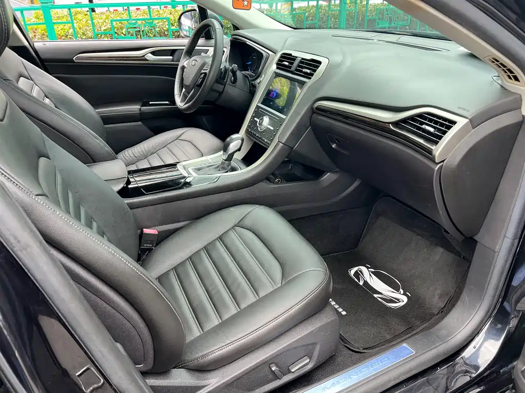Ford Mondeo 2015 — фото 12