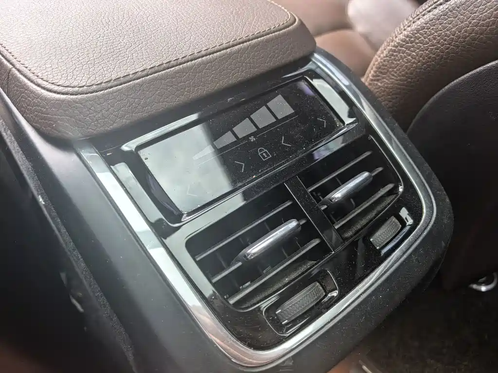 Volvo XC90 2020 — фото 11