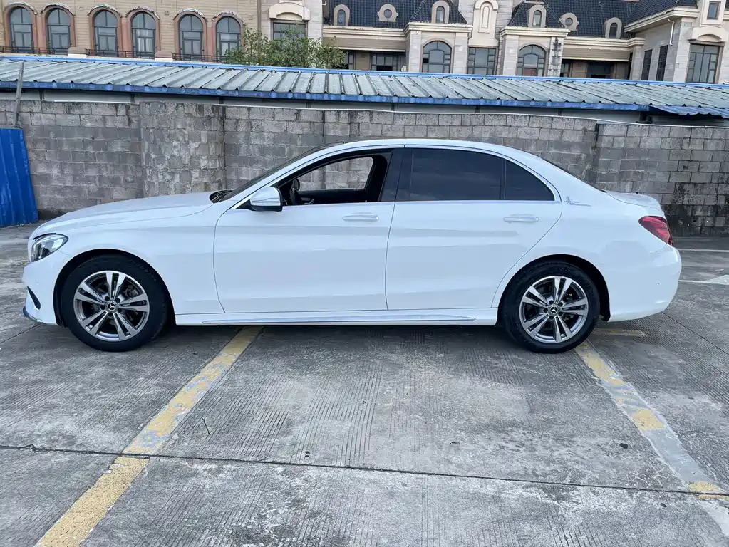 Mercedes-Benz C-Class 2017 — фото 3