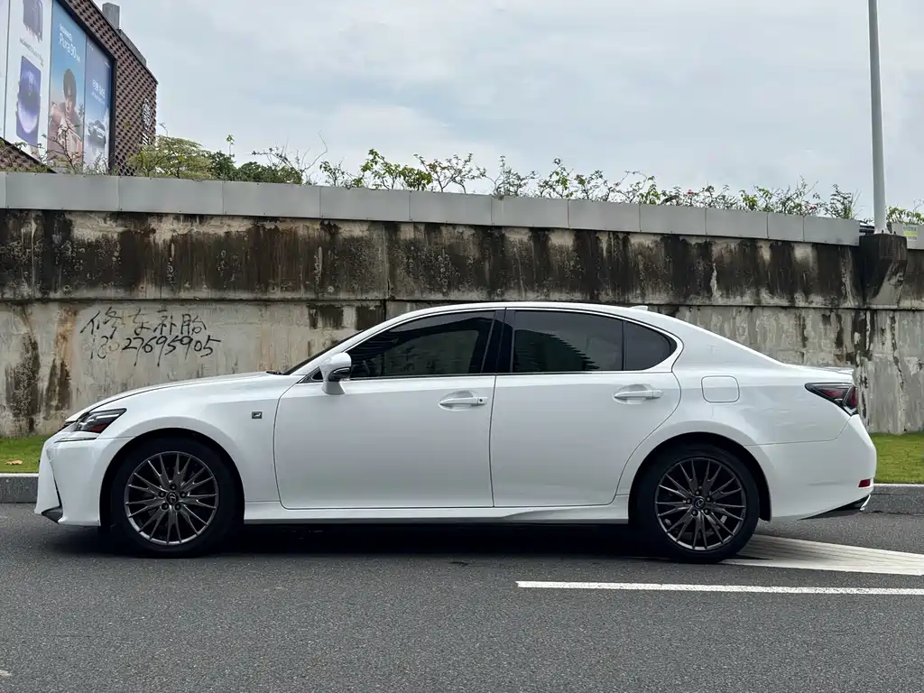 Lexus GS 2017 — фото 8