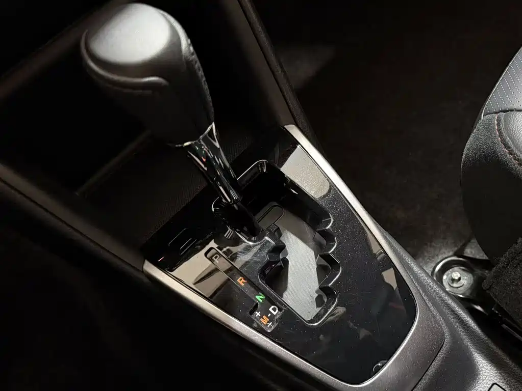 Toyota Yaris L 2023 — фото 14