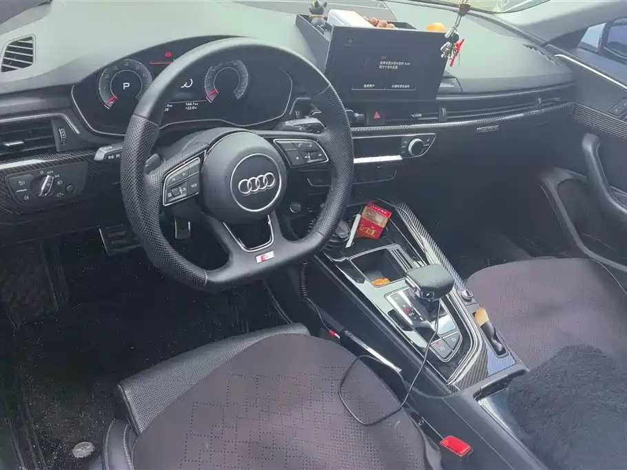 Audi A4L 2020 — фото 12