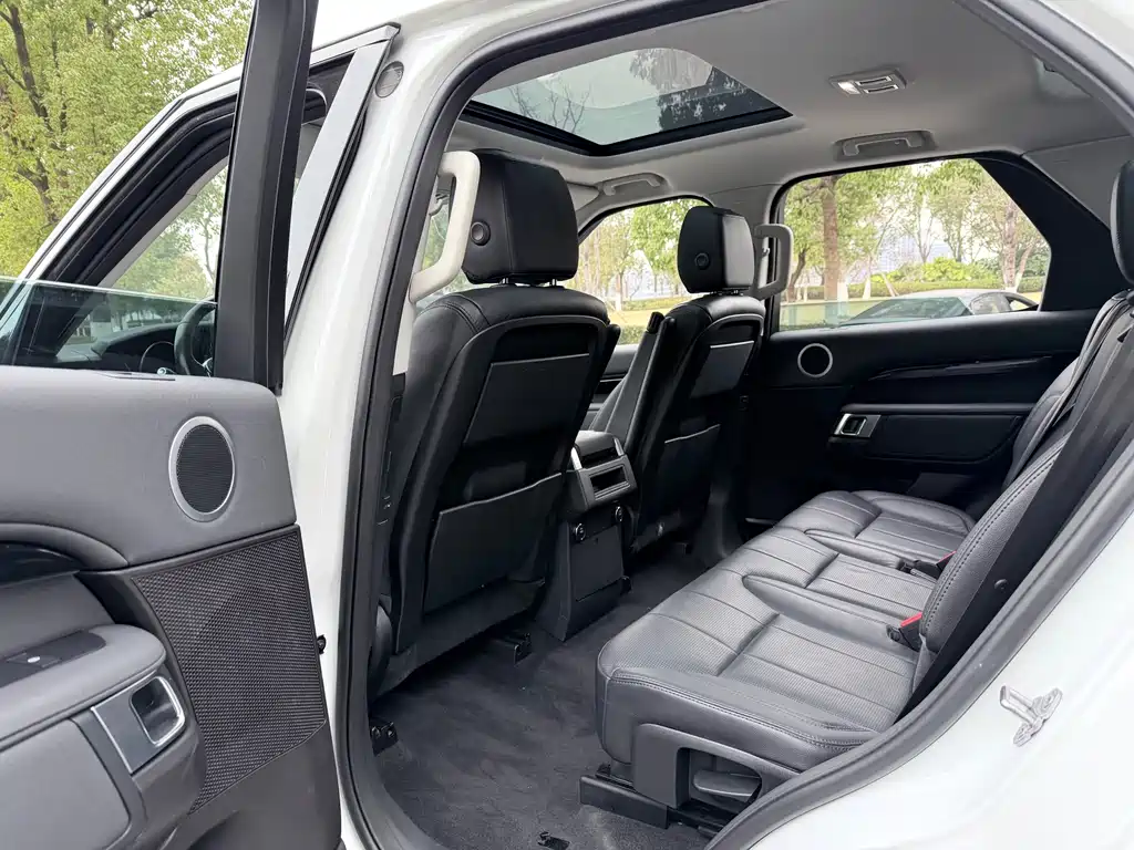 Land Rover Discovery 2018 — фото 9