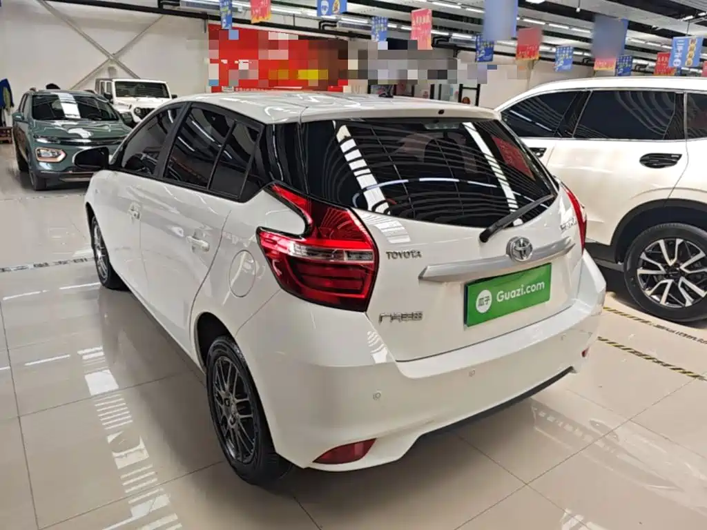 Toyota Yaris L 2021