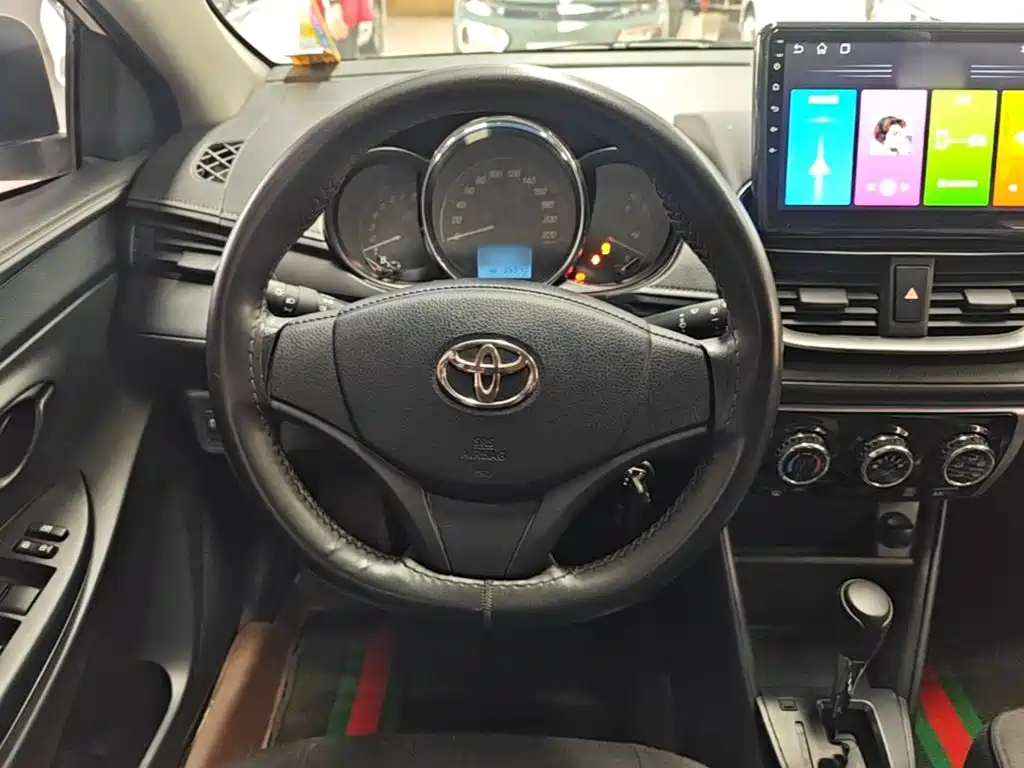 Toyota Yaris L 2021 — фото 11