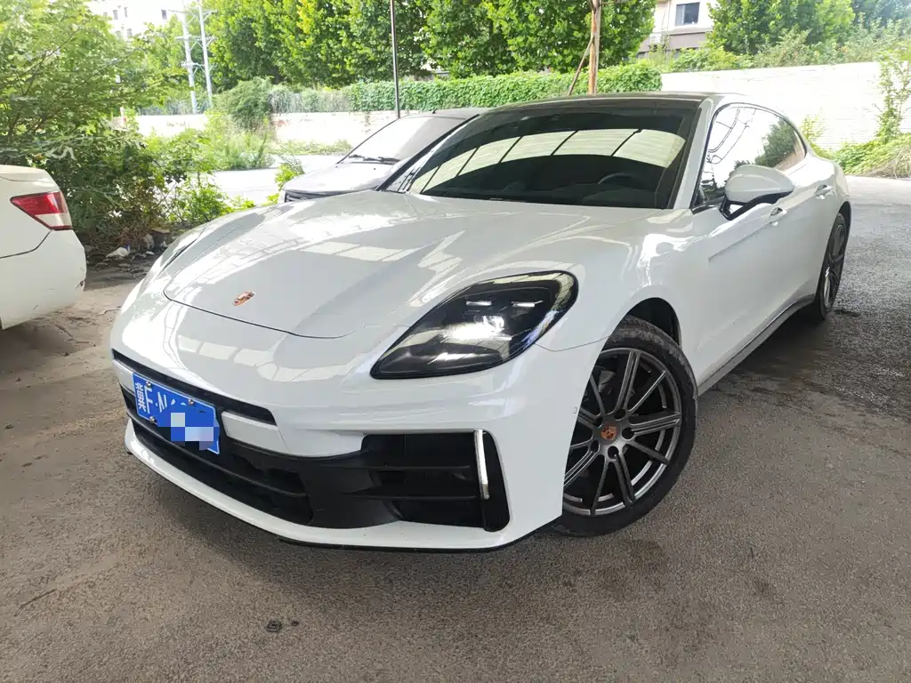 Porsche Panamera 2025